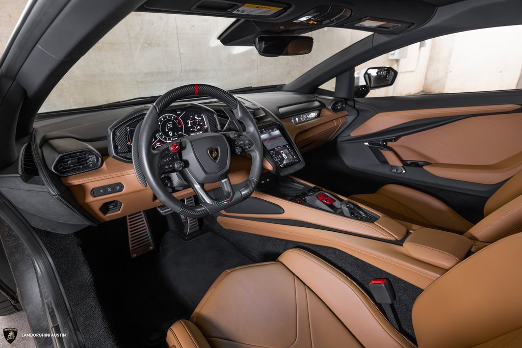 Used 2024 Lamborghini Revuelto image 23