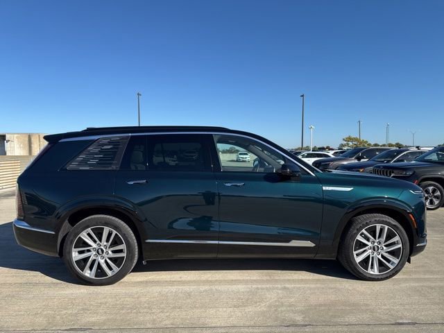 Used 2026 Cadillac Vistiq Luxury image 2