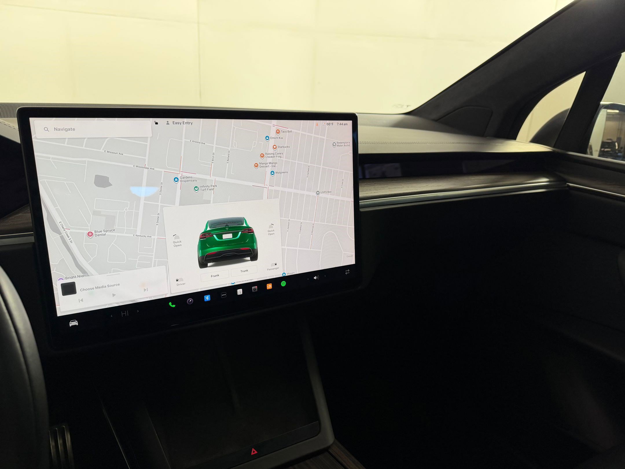 Used 2022 Tesla Model X image 22