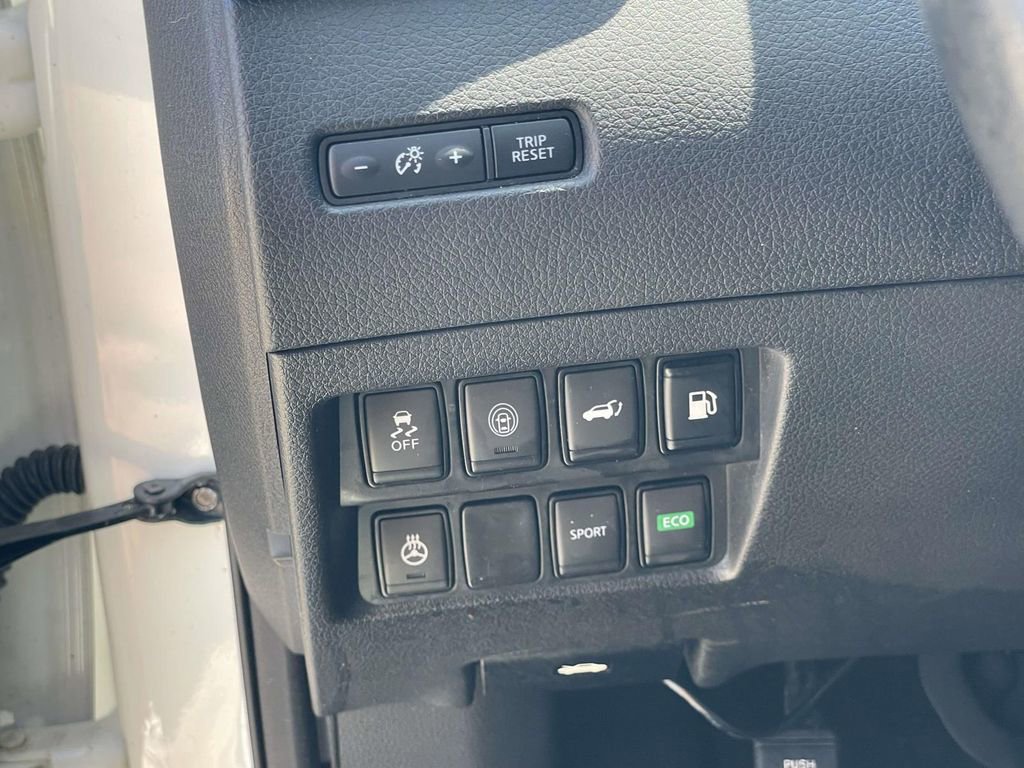 Used 2018 Nissan Rogue SL w/ Premium Package FWD image 19