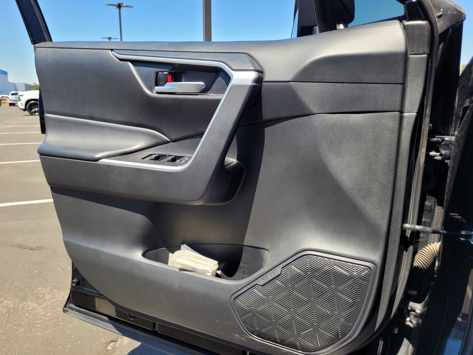 Used 2025 Toyota RAV4 XLE AWD/4WD image 26