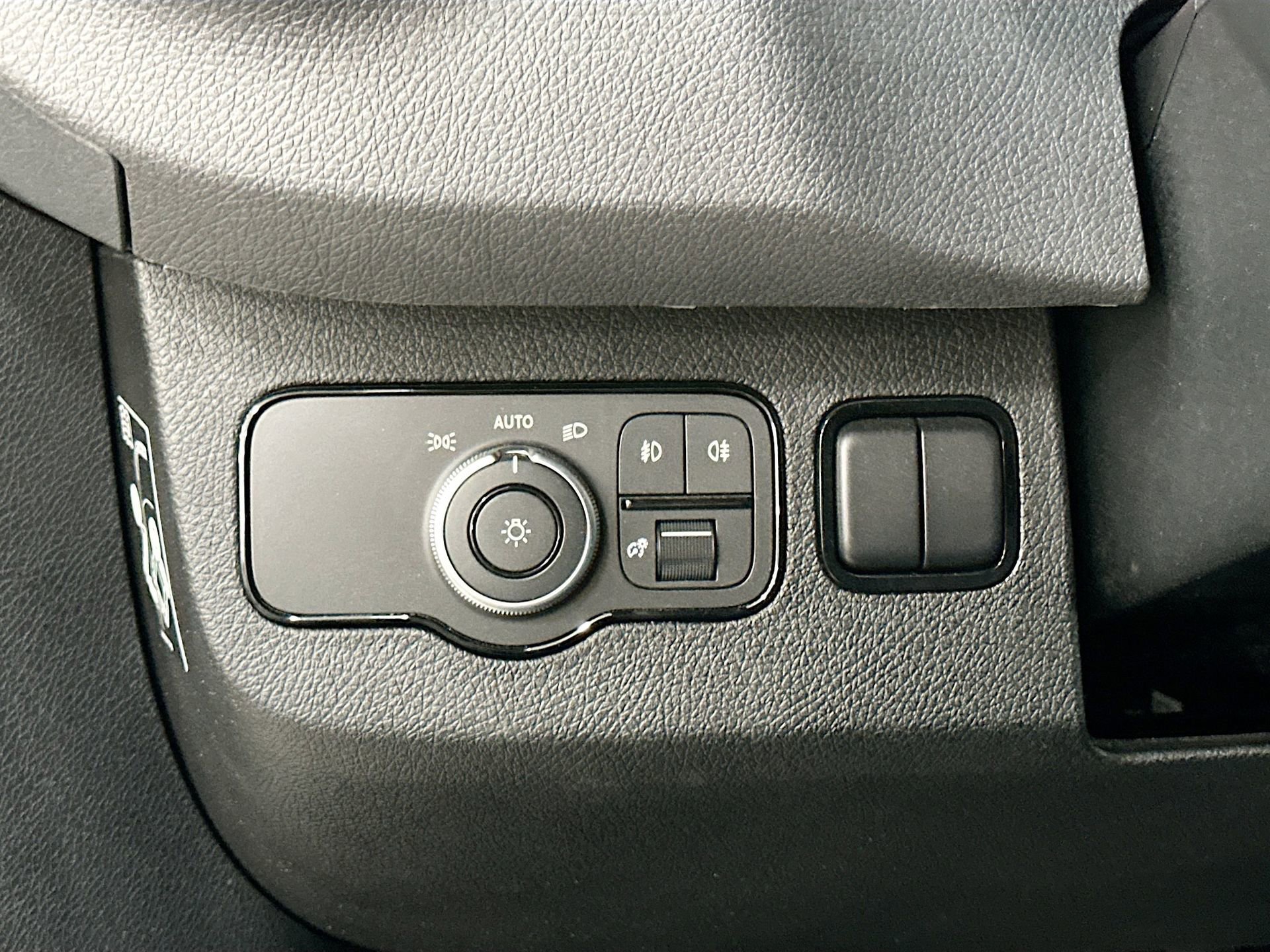 Used 2023 Mercedes-Benz Sprinter 144 Cargo image 11