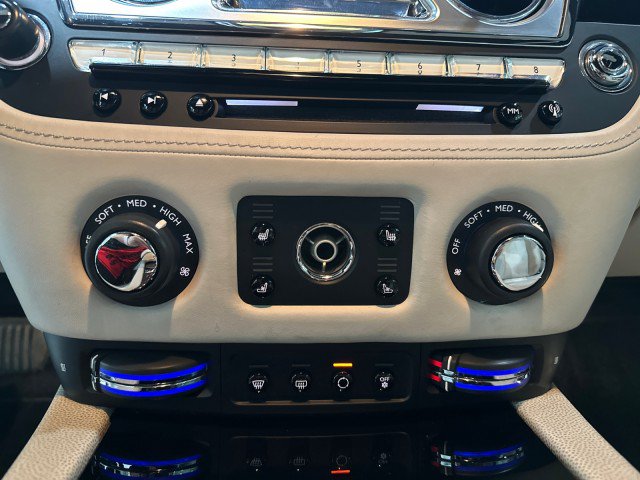 Used 2015 Rolls-Royce Wraith RWD image 66