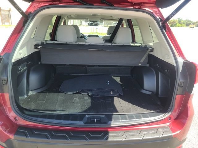 Used 2019 Subaru Forester Premium AWD/4WD image 8
