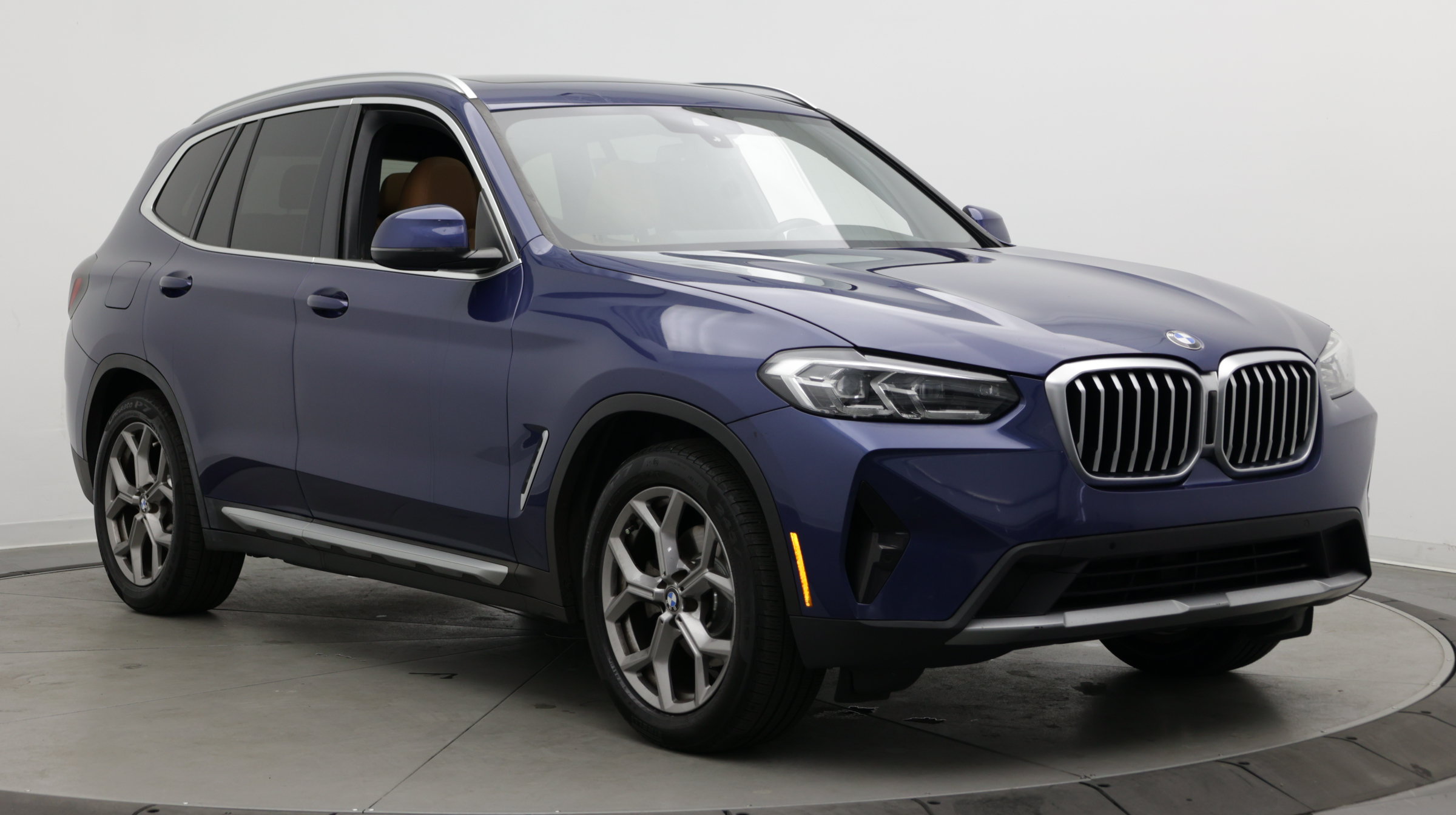 Used 2022 BMW X3 sDrive30i w/ Premium Package 2 RWD image 3