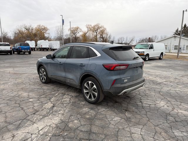 Used 2023 Ford Escape Platinum image 3