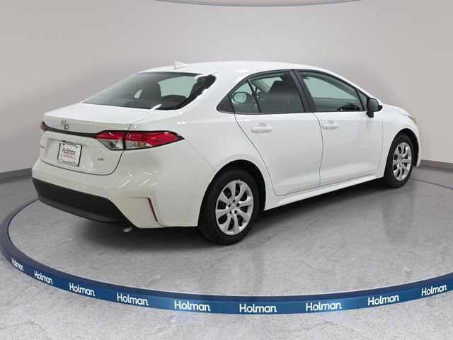 Certified 2025 Toyota Corolla LE FWD image 5