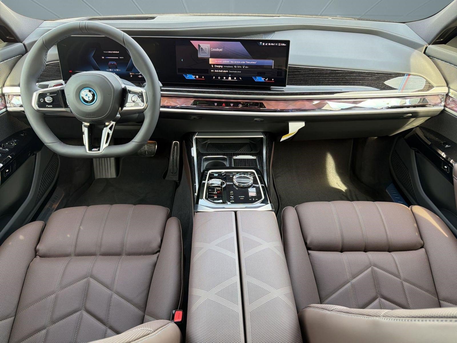 New 2026 BMW i7 xDrive60 w/ Premium Package AWD/4WD image 12