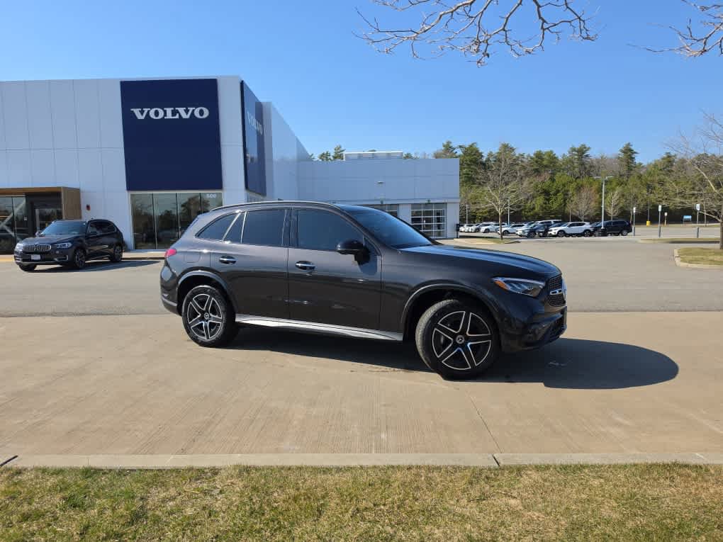 Used 2024 Mercedes-Benz GLC 300 4MATIC image 2