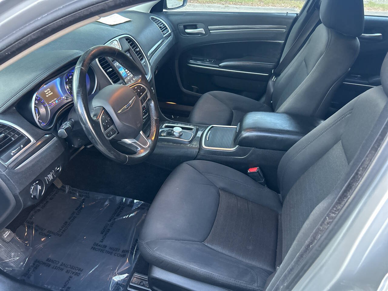 Used 2019 Chrysler 300 Touring w/ Sport Appearance Package RWD image 9