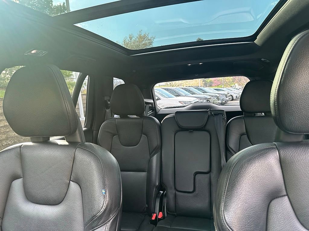 Used 2018 Volvo XC90 T6 Momentum w/ Convenience Package image 15
