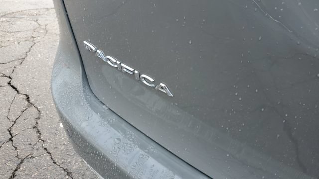 Certified 2025 Chrysler Pacifica Select image 33
