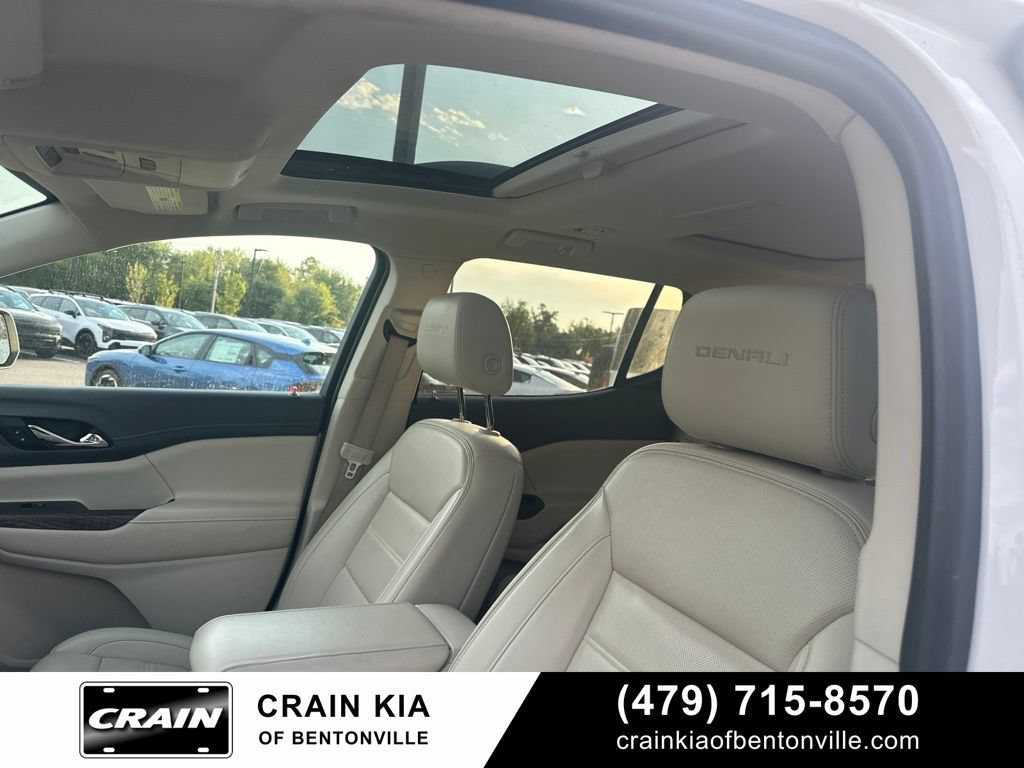 Used 2021 GMC Acadia Denali w/ Denali Technology Package FWD image 4