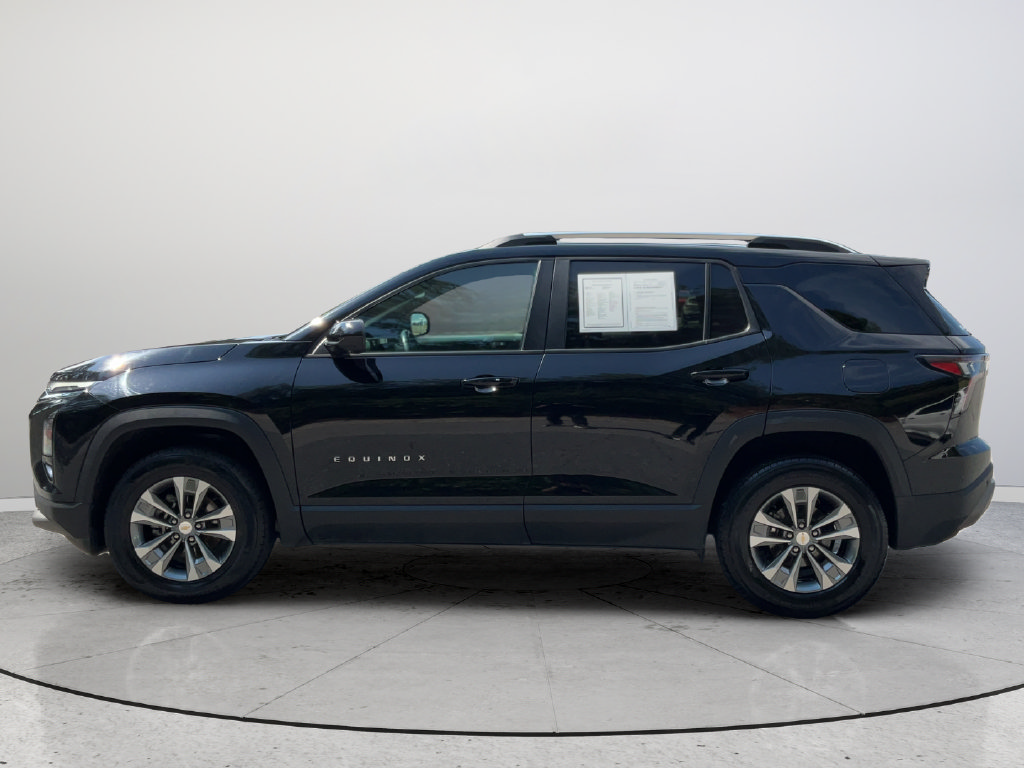 Used 2025 Chevrolet Equinox LT w/ Convenience Package II FWD image 9