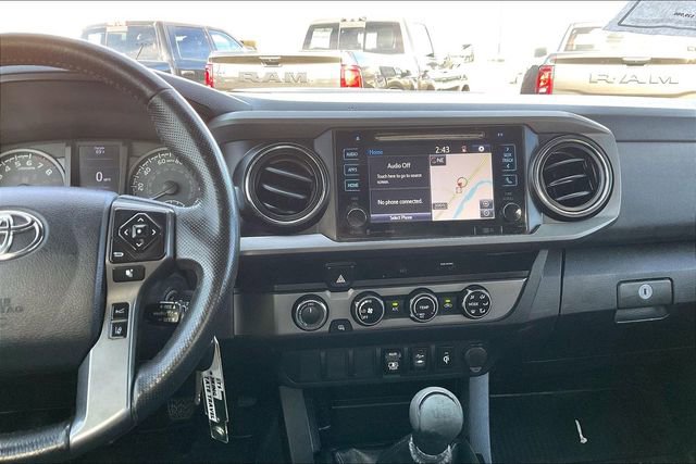 Used 2018 Toyota Tacoma TRD Sport image 6