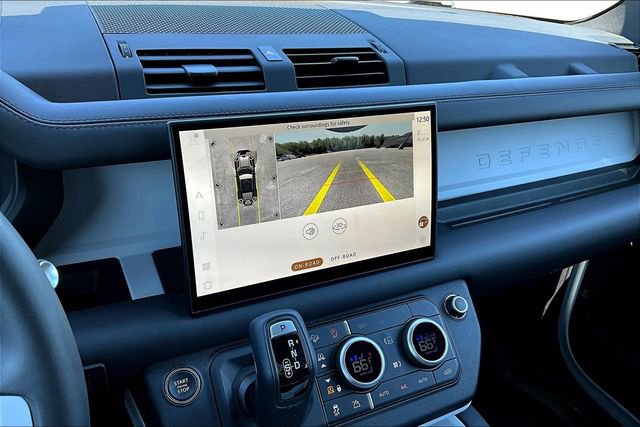 Used 2025 Land Rover Defender 110 X-Dynamic SE image 14