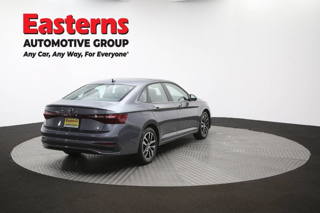 Used 2025 Volkswagen Jetta SE FWD image 42