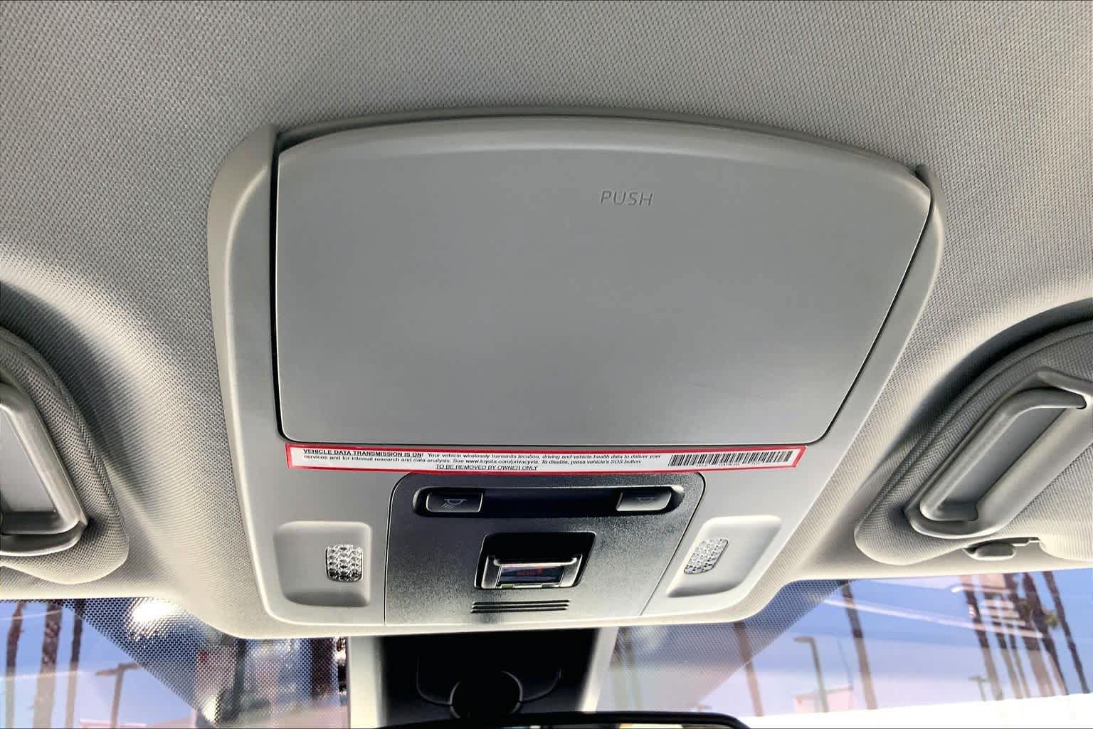 Certified 2022 Toyota Camry LE w/ Carpet Mat Package (TMS) FWD image 31