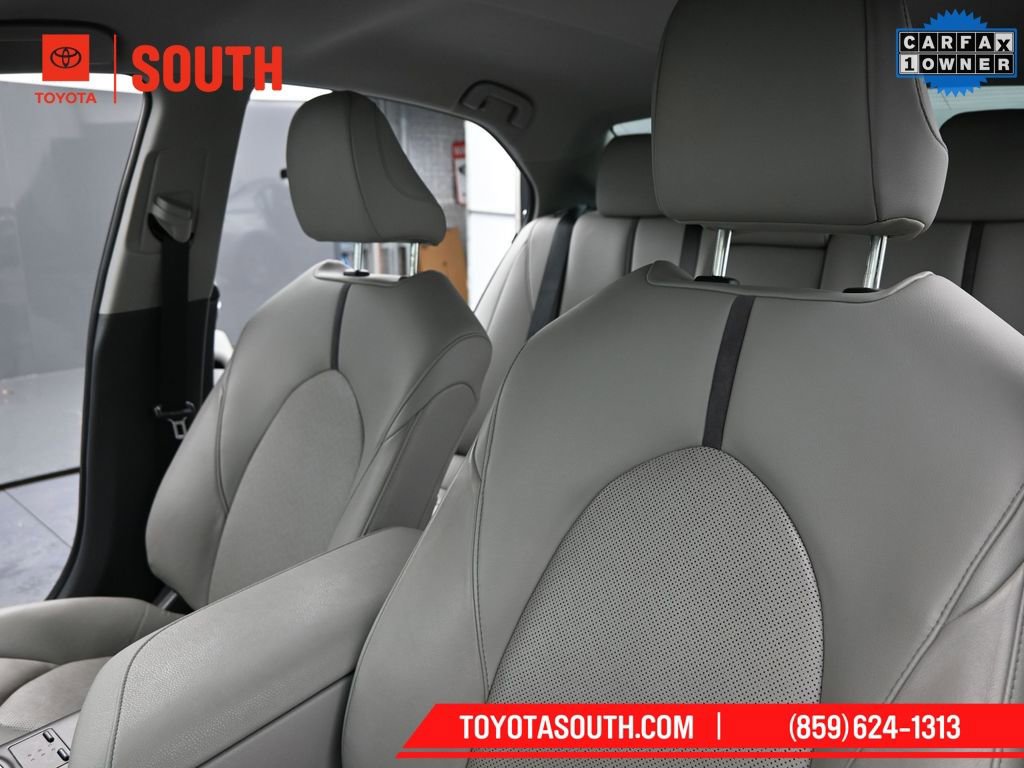 Used 2023 Toyota Camry XLE image 9
