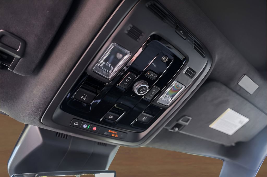 Certified 2025 Cadillac Escalade ESV V image 21