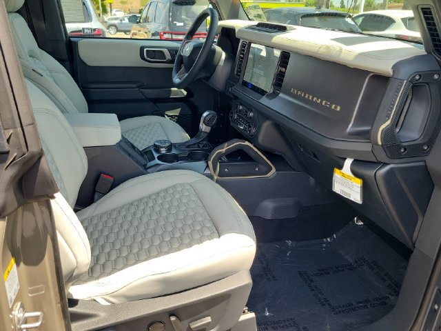 New 2026 Ford Bronco Badlands AWD/4WD image 18