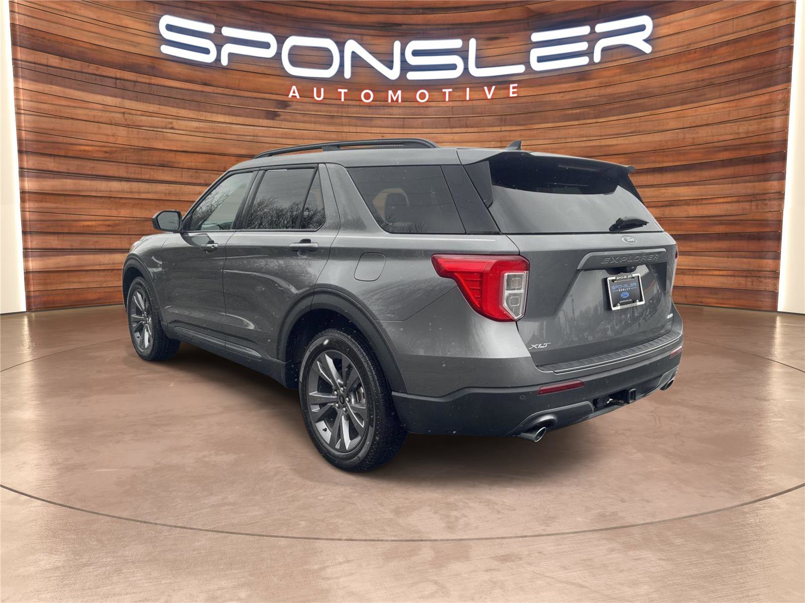 Used 2023 Ford Explorer XLT w/ Equipment Group 202A image 3