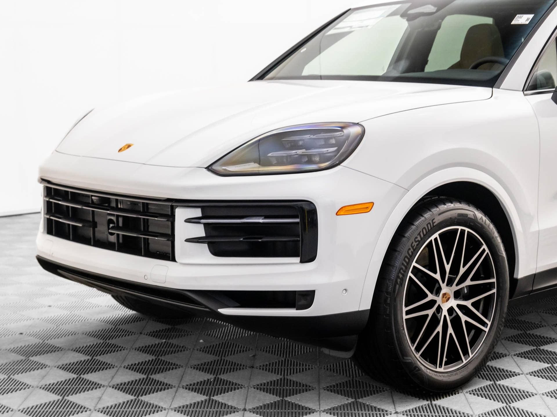 Certified 2026 Porsche Cayenne AWD/4WD image 37
