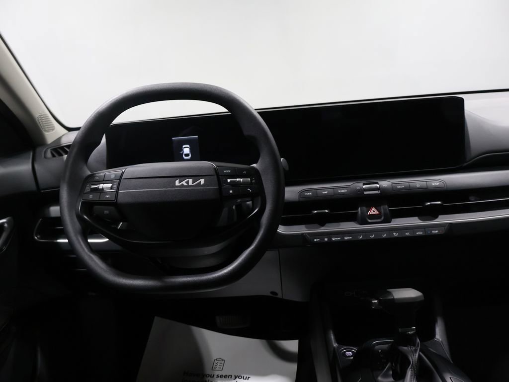 Used 2025 Kia K4 LXS image 16