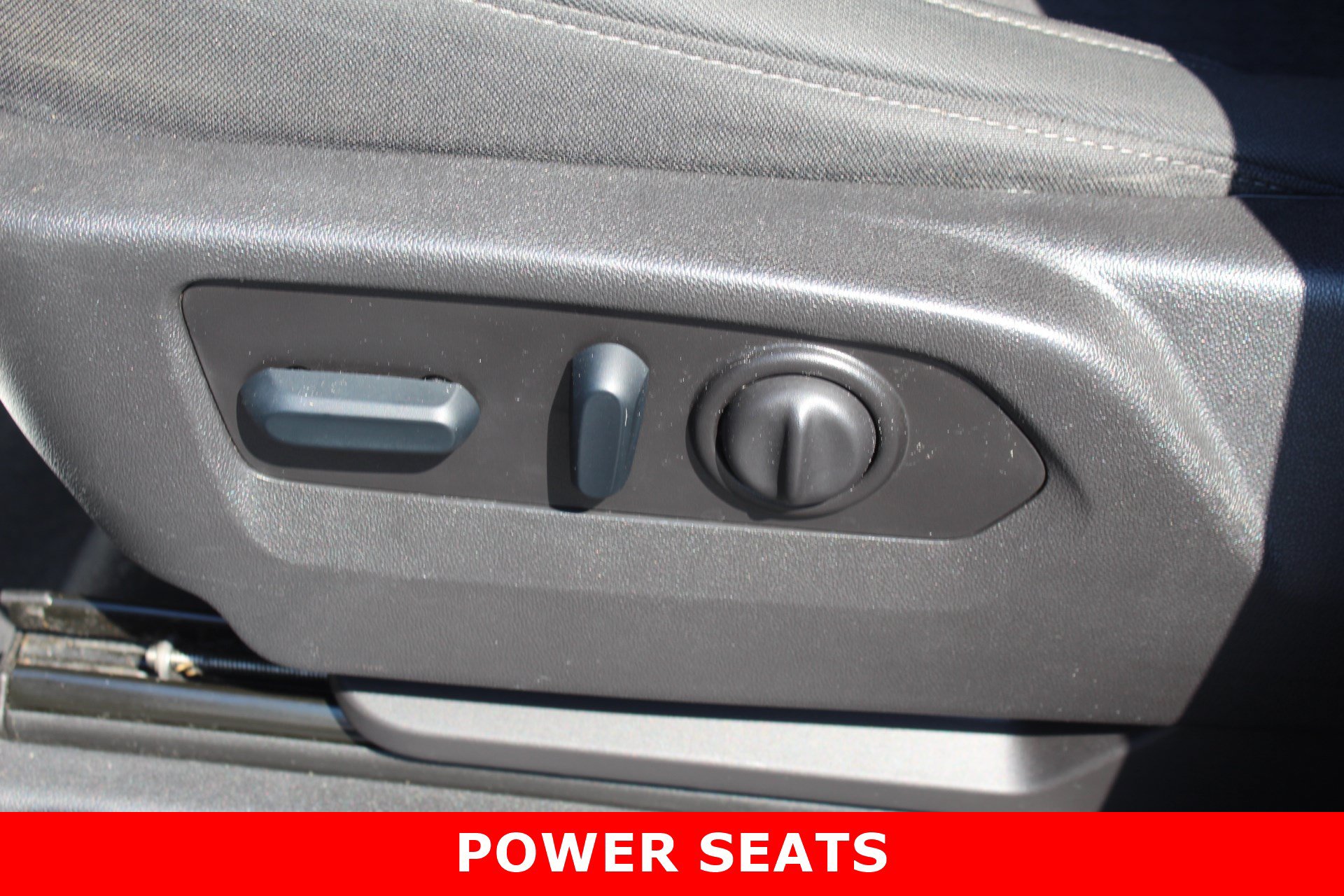 Used 2022 Chevrolet Silverado 1500 LT Trail Boss w/ Bed Protection Package AWD/4WD image 14