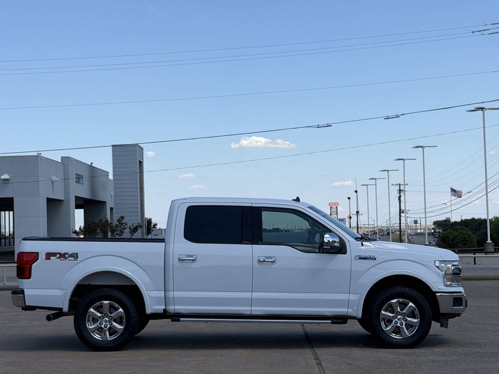 Used 2019 Ford F150 Lariat w/ Equipment Group 502A Luxury AWD/4WD image 3