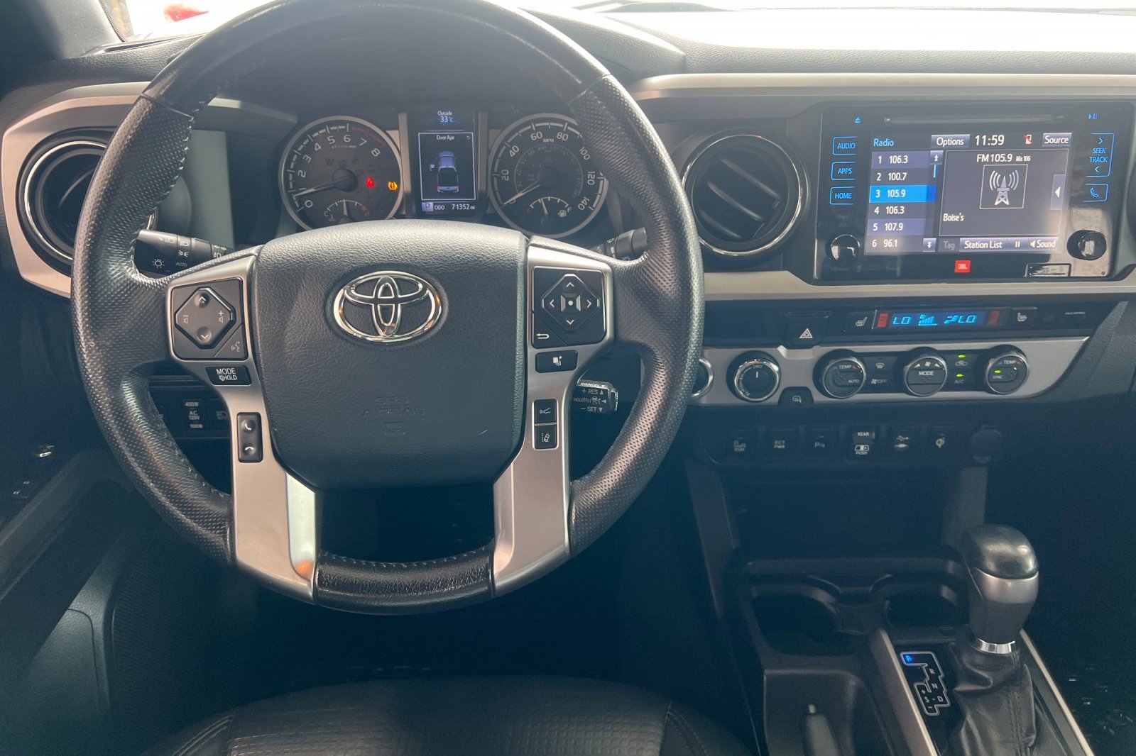 Used 2018 Toyota Tacoma Limited image 11
