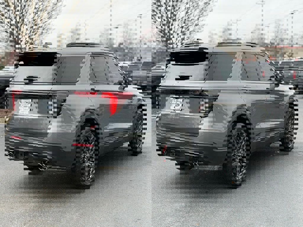 Certified 2025 Ford Explorer ST image 13
