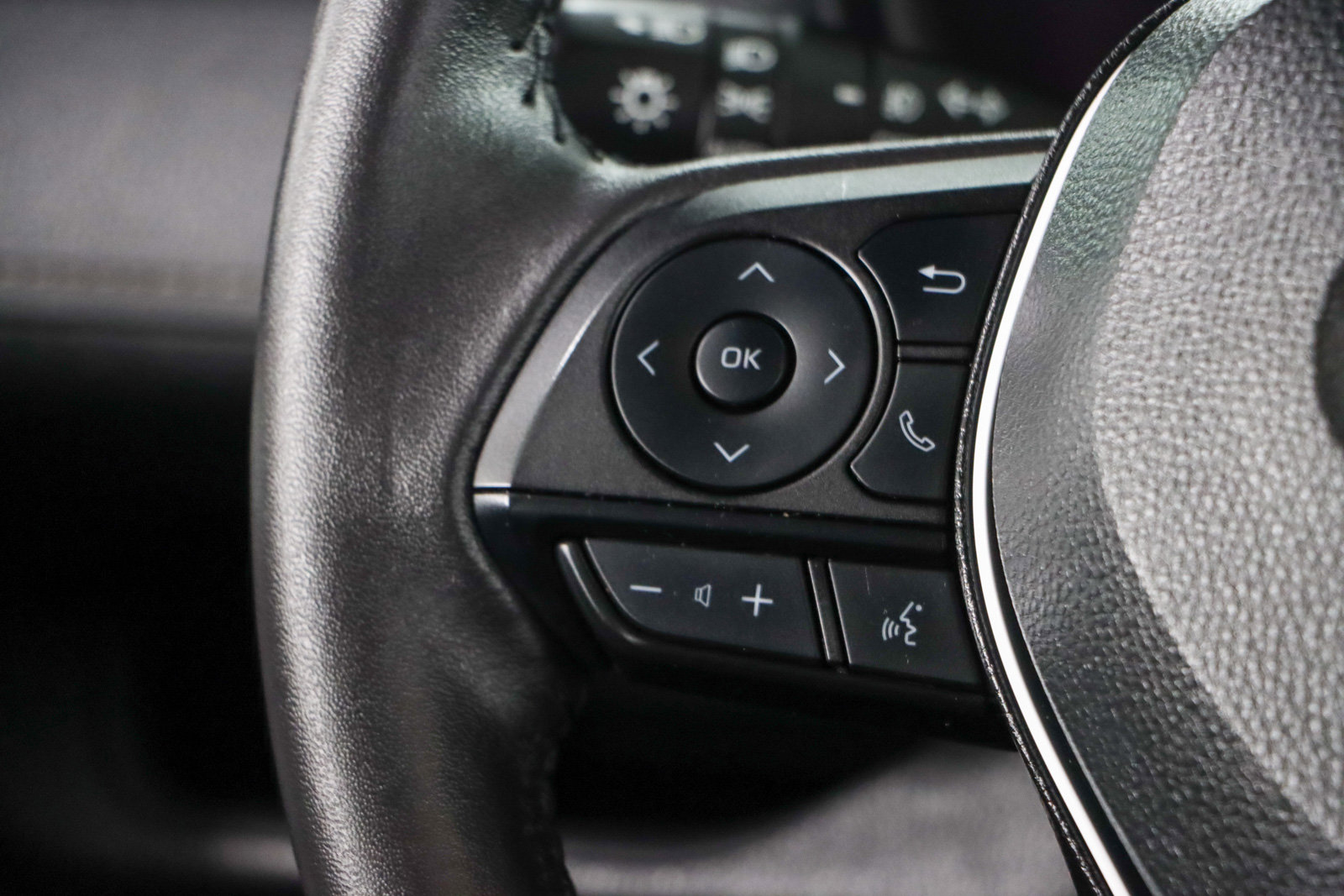 Used 2024 Toyota RAV4 XLE Premium image 13