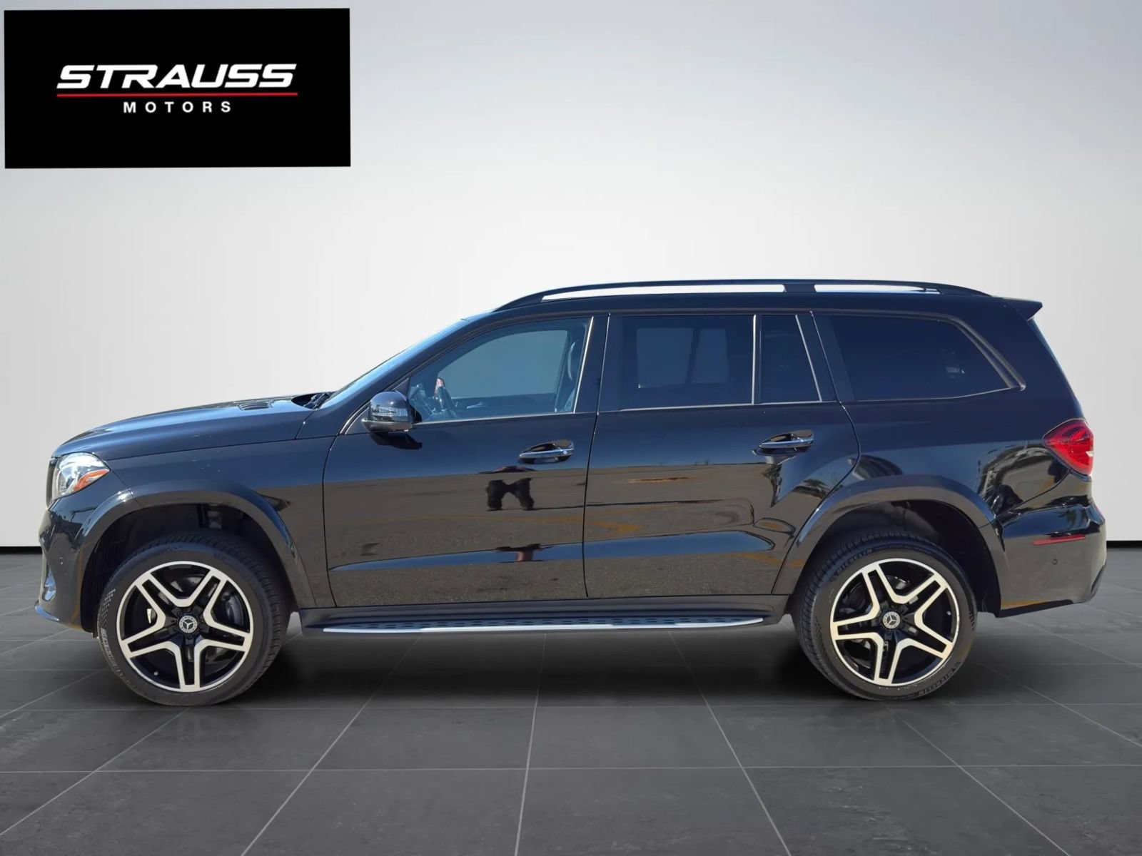 Used 2017 Mercedes-Benz GLS 550 4MATIC w/ Driver Assistance Package image 6