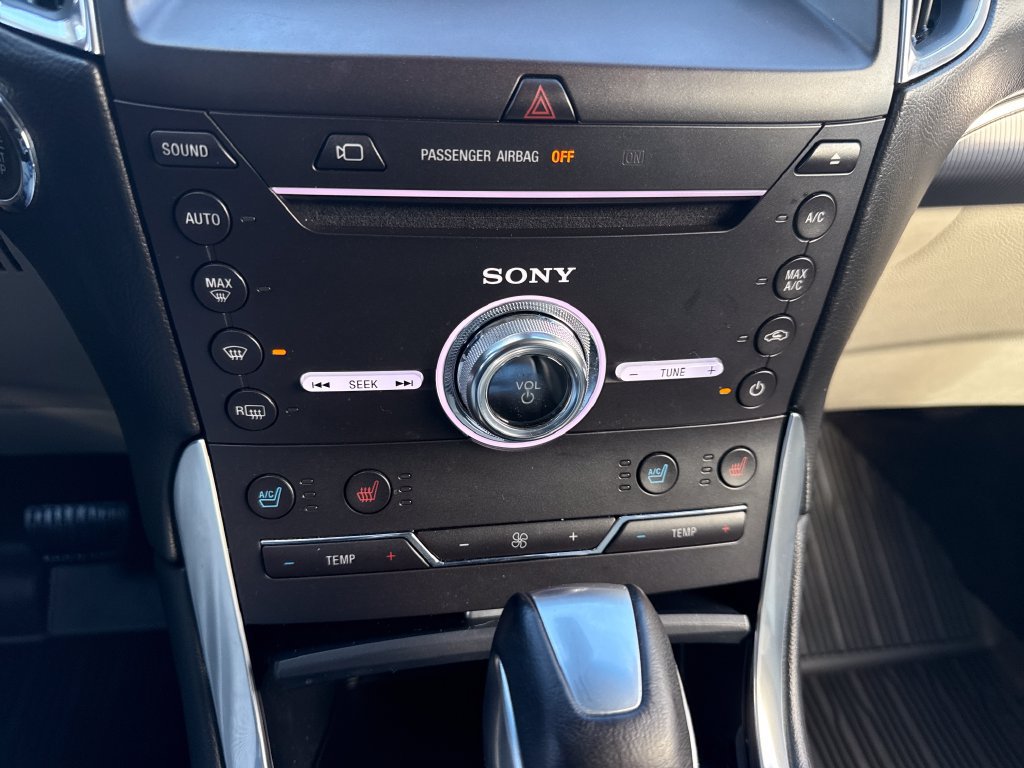 Used 2017 Ford Edge Titanium w/ Equipment Group 302A AWD/4WD image 31