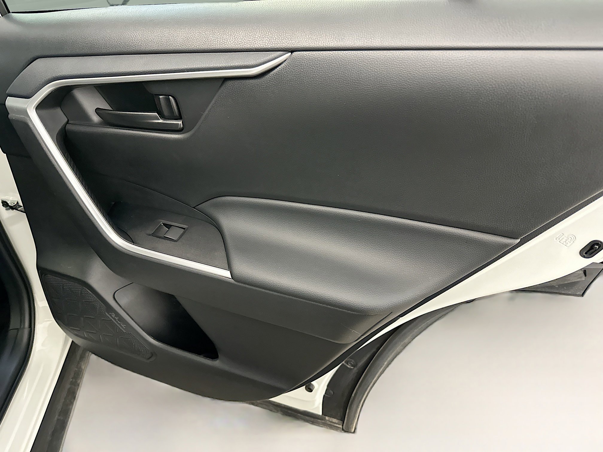 Used 2025 Toyota RAV4 LE image 31