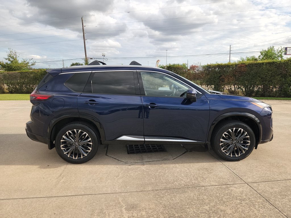 Used 2026 Nissan Rogue Platinum w/ Platinum Premium Package AWD/4WD image 4