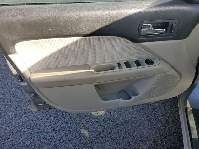 Used 2009 Ford Fusion SEL image 19