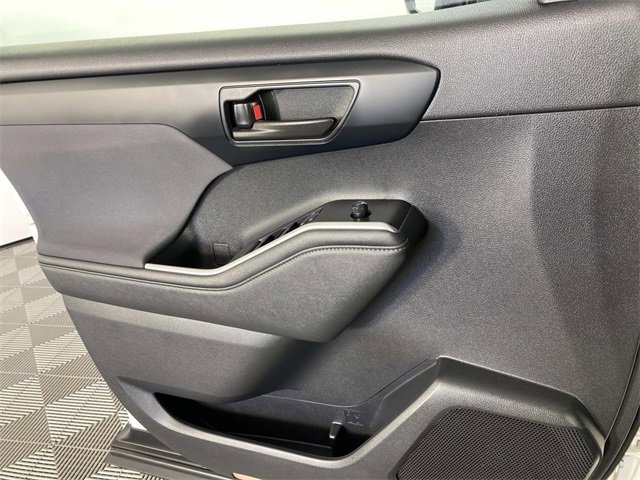 Used 2023 Toyota Highlander L image 22