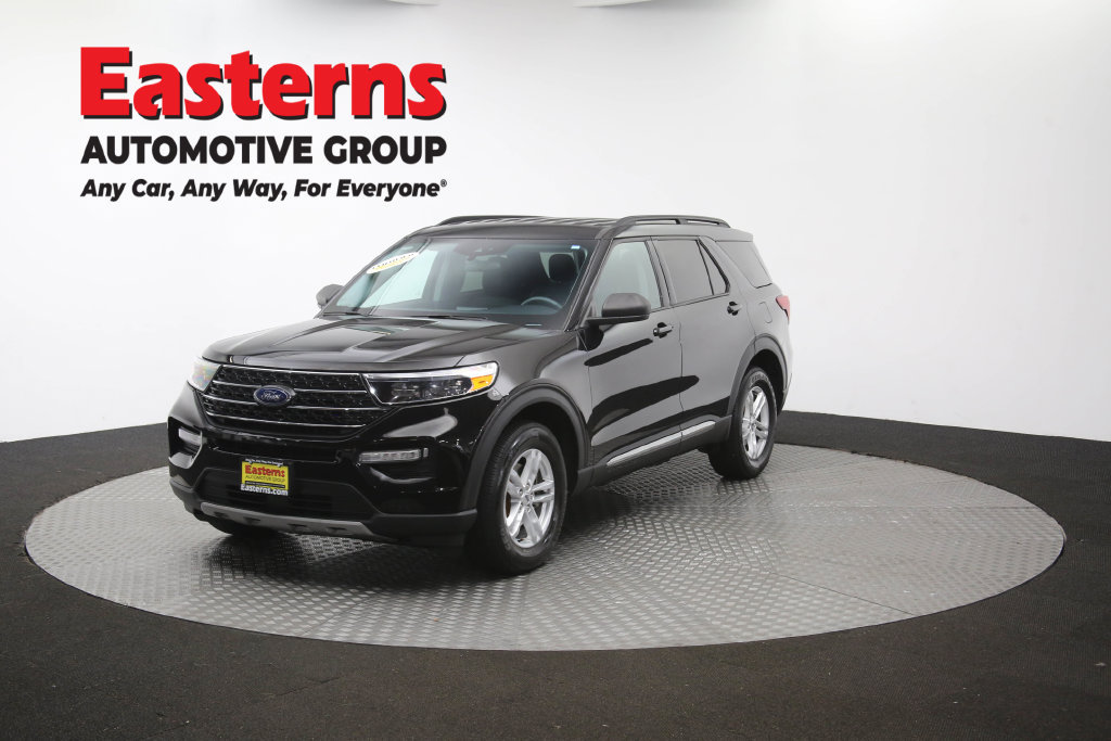 Used 2023 Ford Explorer XLT w/ Equipment Group 202A AWD/4WD image 57