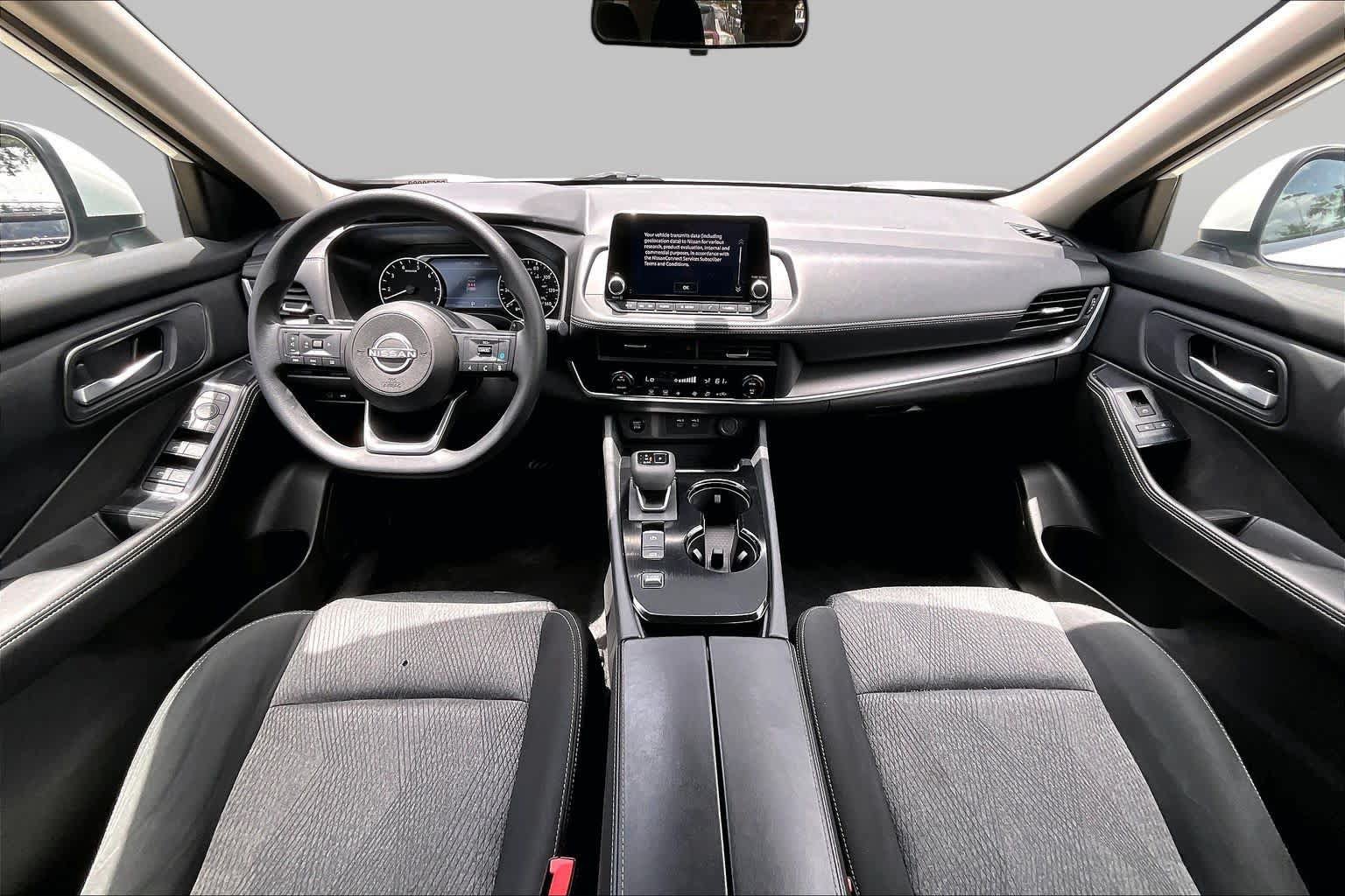 Certified 2024 Nissan Rogue SV FWD image 15