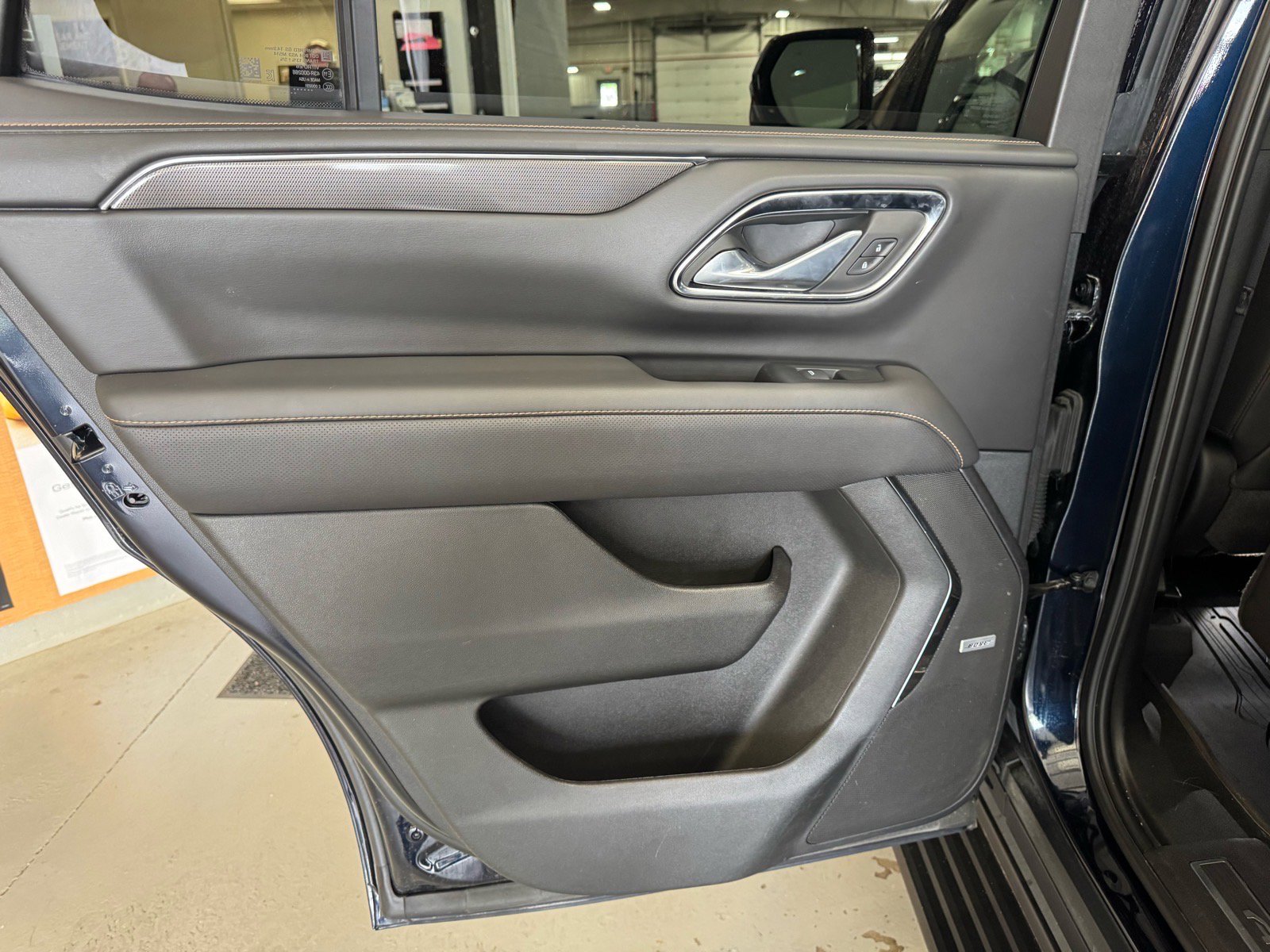 Certified 2024 GMC Yukon AT4 w/ Technology Package AWD/4WD image 13