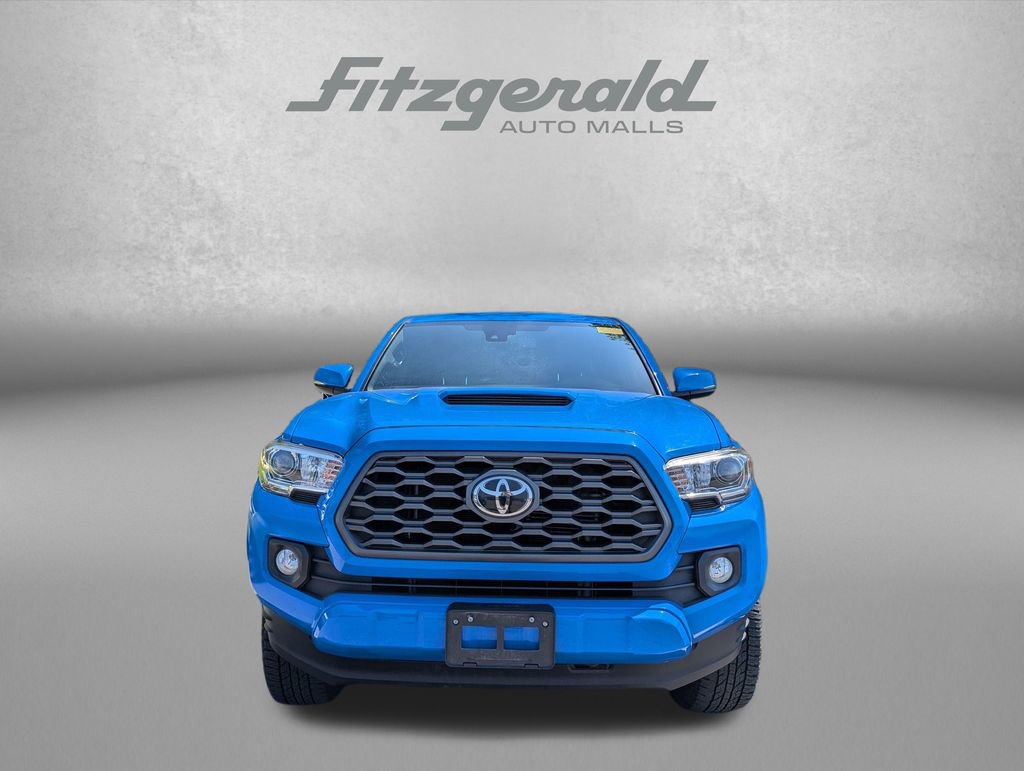 Used 2020 Toyota Tacoma TRD Sport w/ Technology Package AWD/4WD image 2