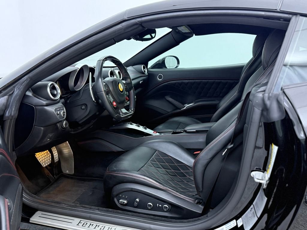 Used 2017 Ferrari California T image 36