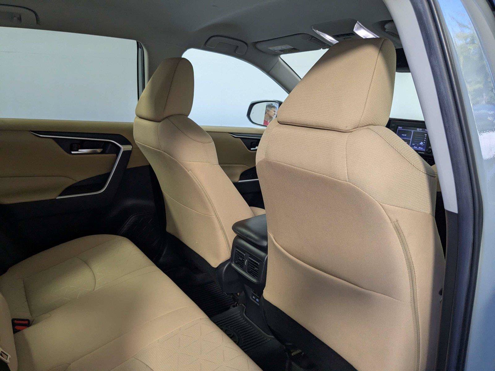 Certified 2022 Toyota RAV4 XLE FWD image 30