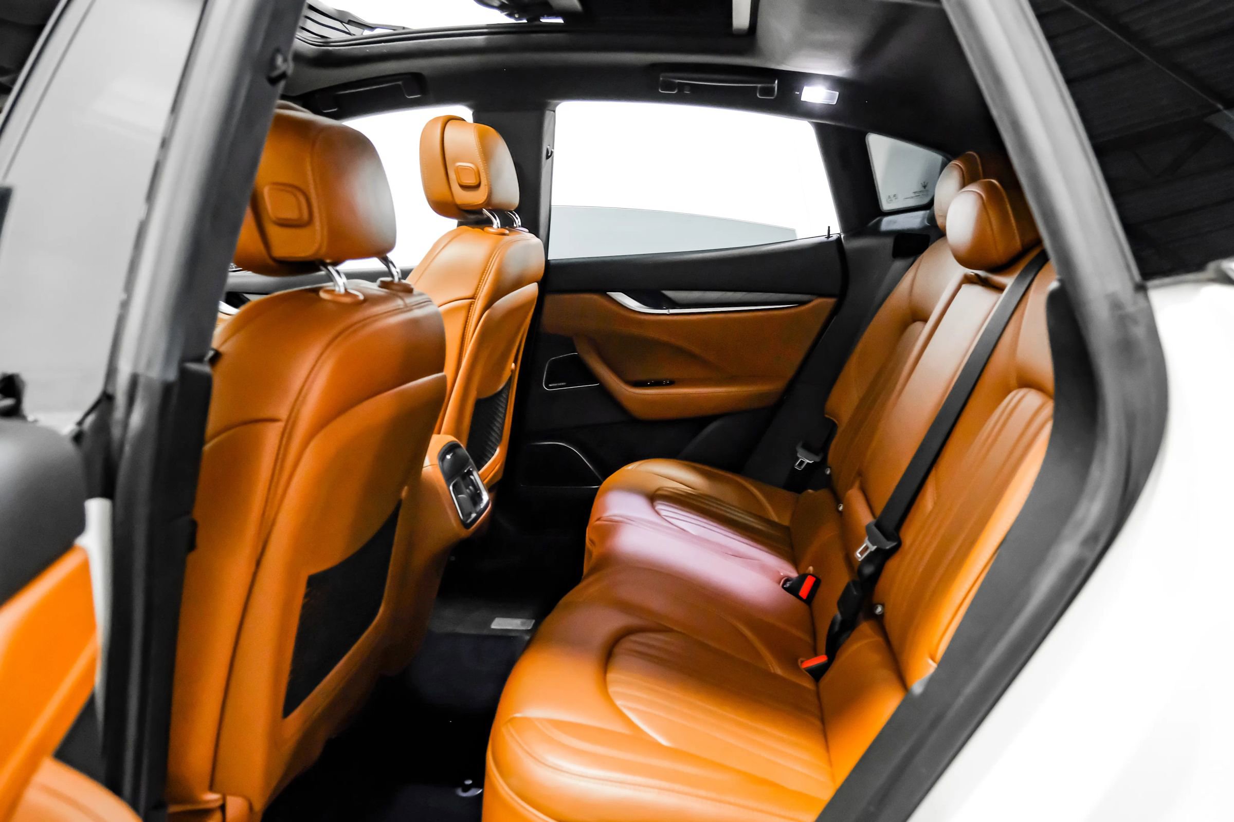 Used 2018 Maserati Levante GranLusso image 37