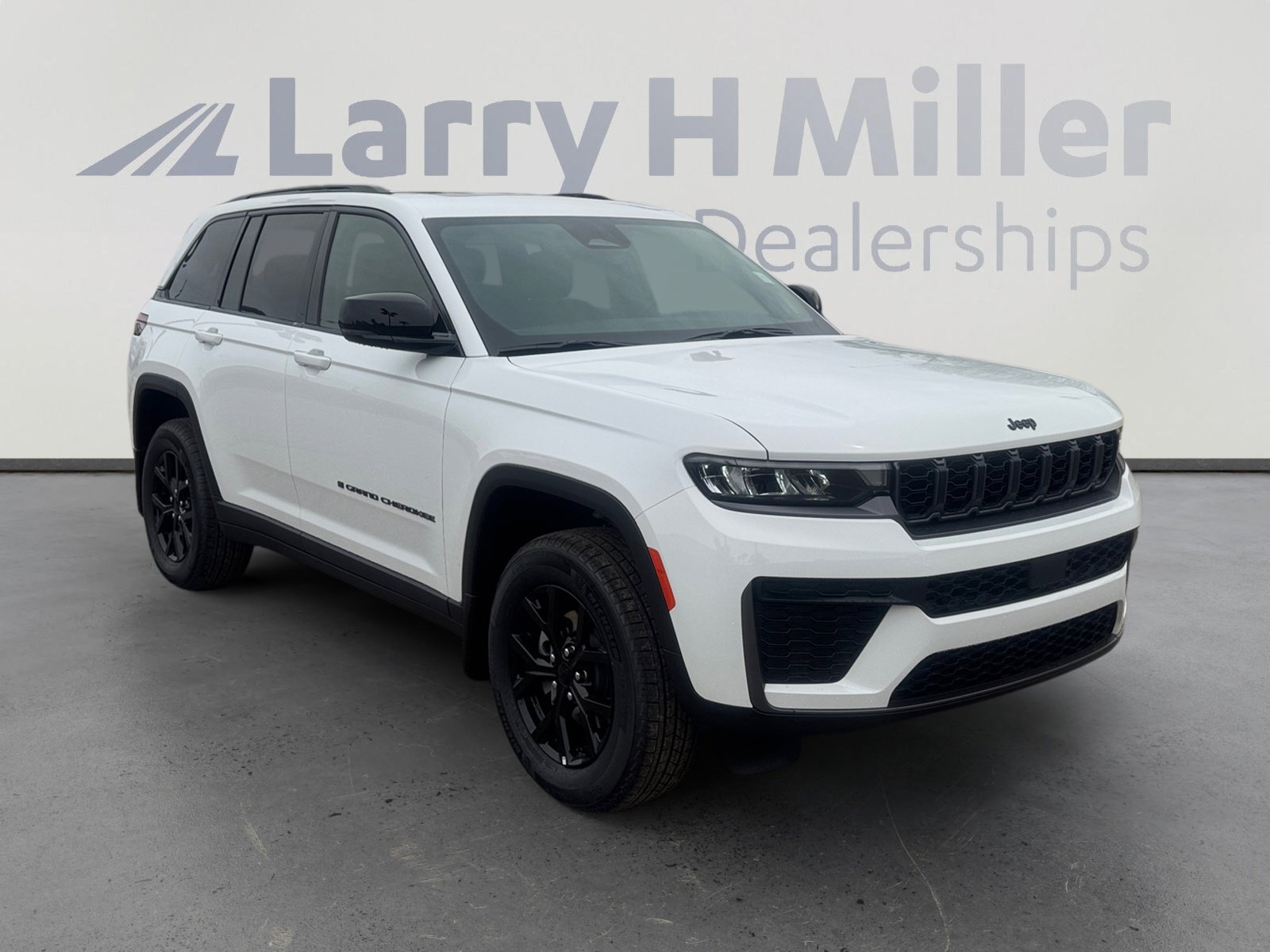 New 2026 Jeep Grand Cherokee Altitude RWD image 7
