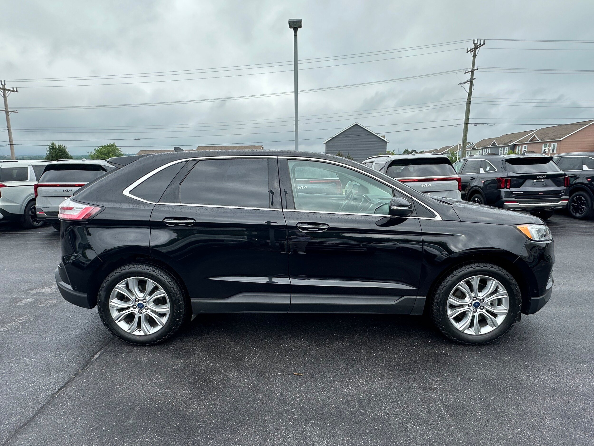 Used 2020 Ford Edge Titanium w/ Equipment Group 301A AWD/4WD image 4