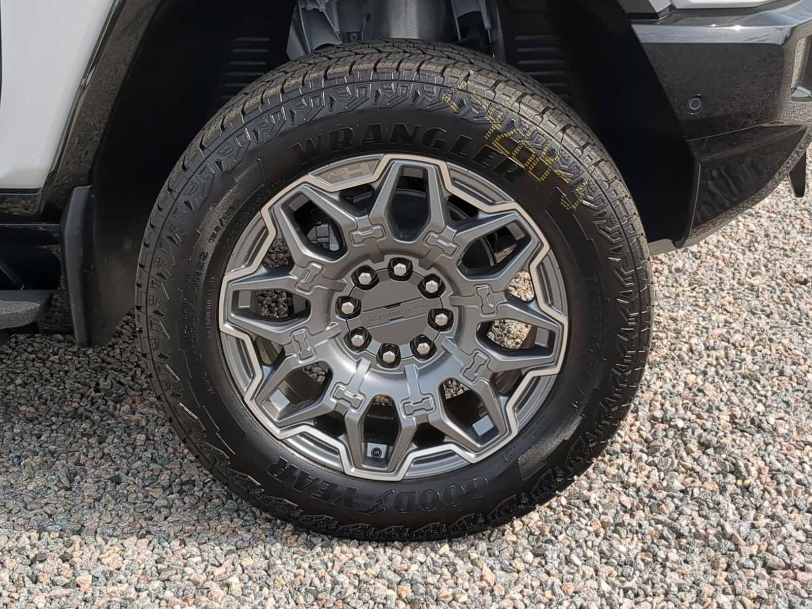 New 2025 GMC Hummer EV 3X image 10
