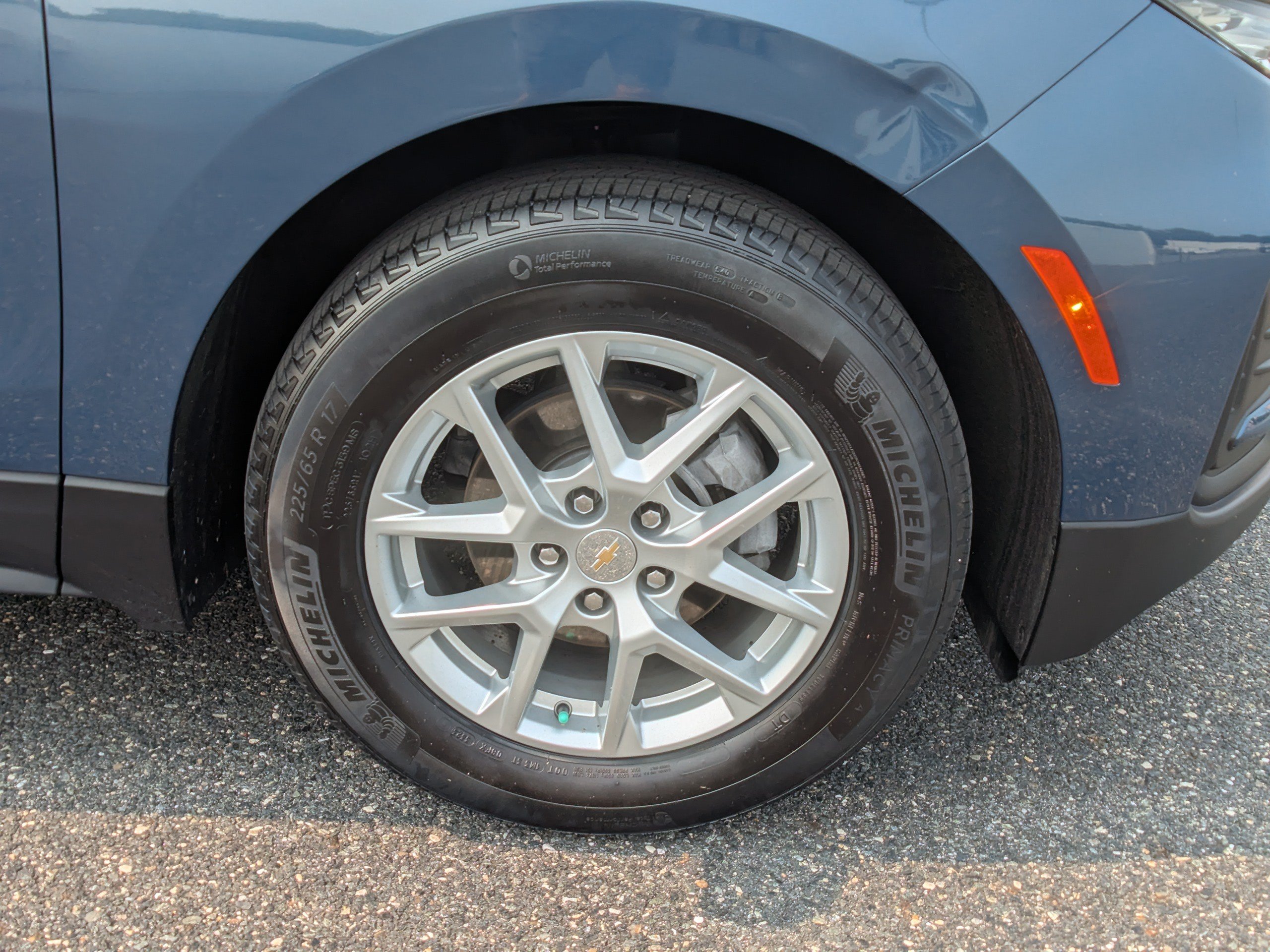 Used 2024 Chevrolet Equinox LS w/ LS Convenience Package FWD image 11
